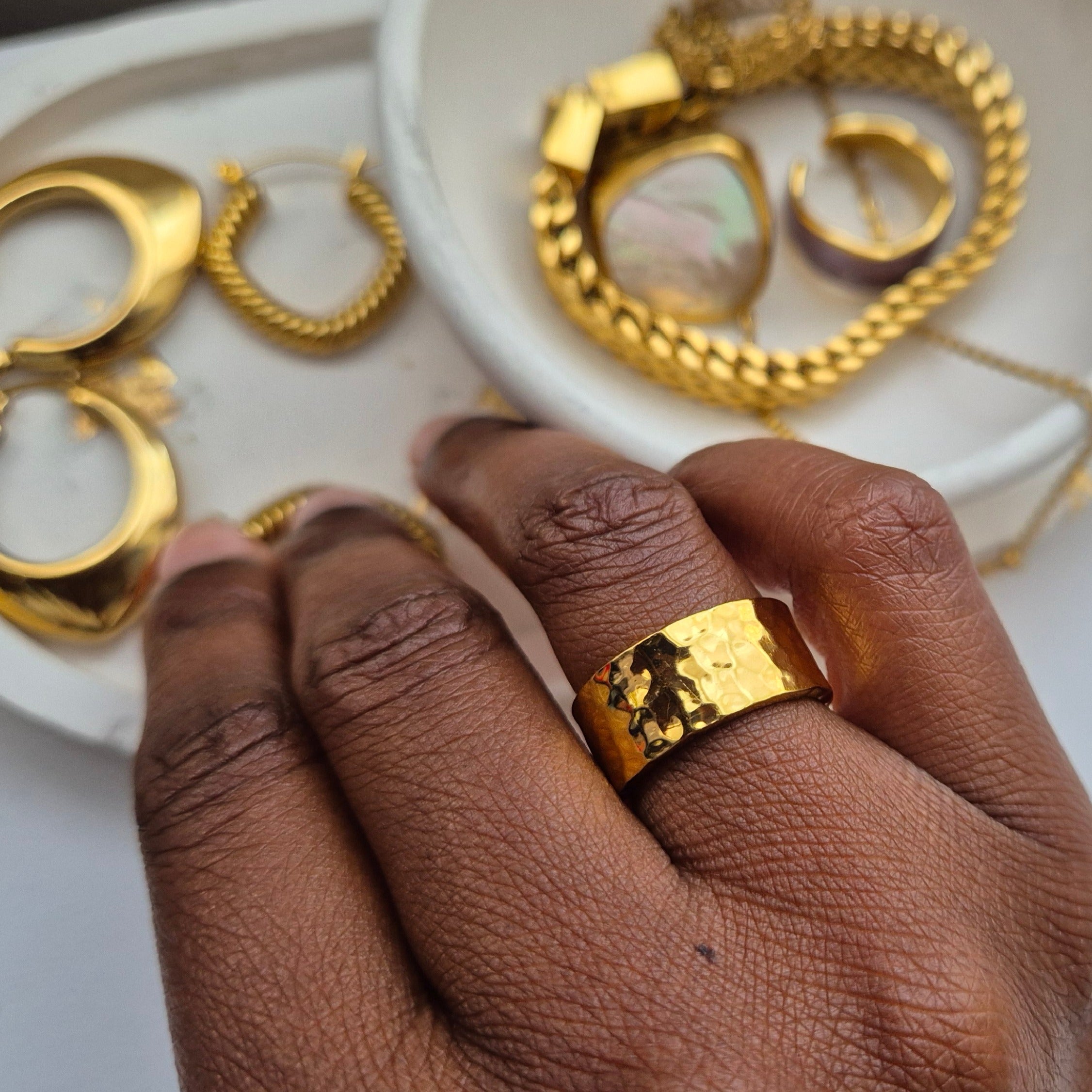 Hammered Ring - Iṣura