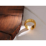 Ribbed Ring