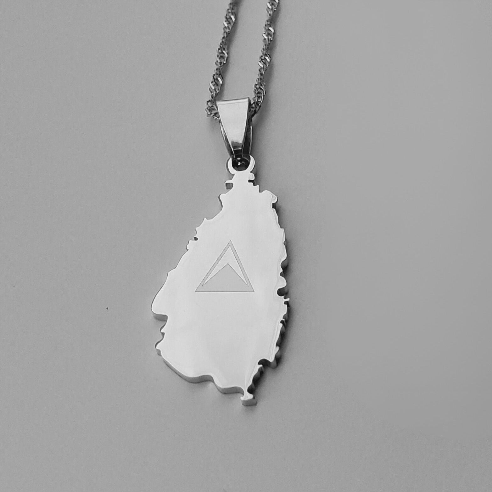 St Lucia Flag Pendant - Iṣura