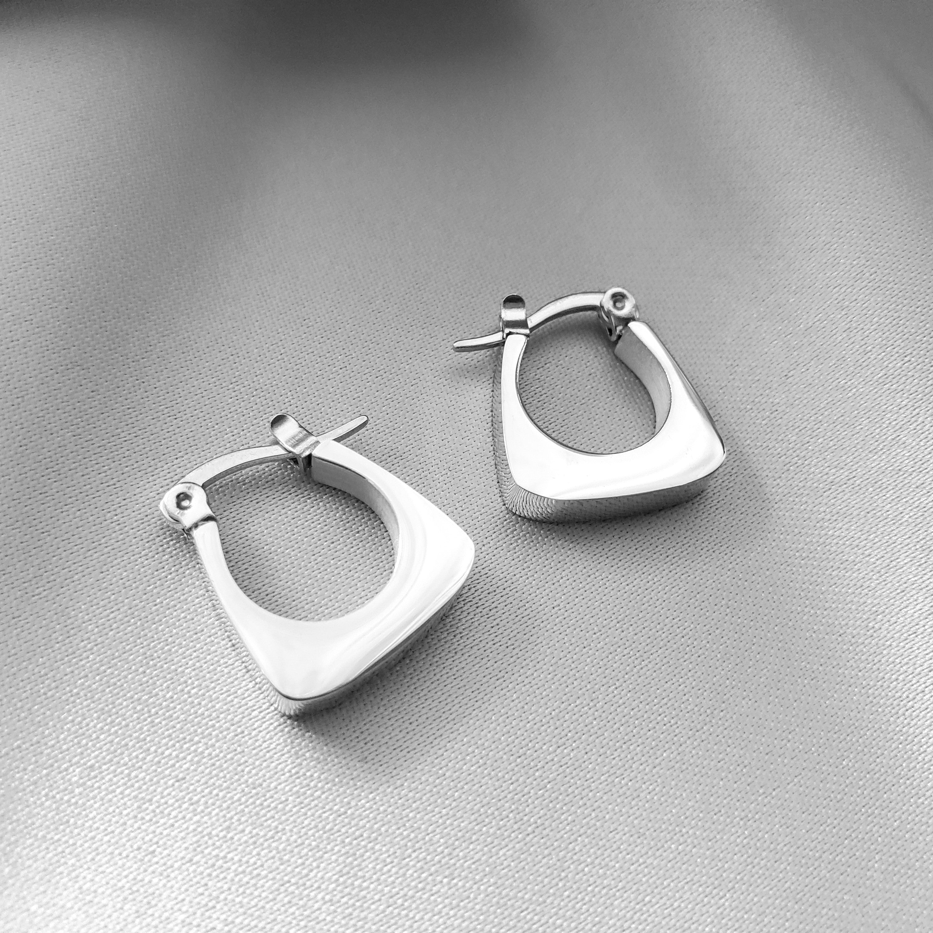 Ana Hoops - Iṣura