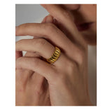 Ribbed Ring