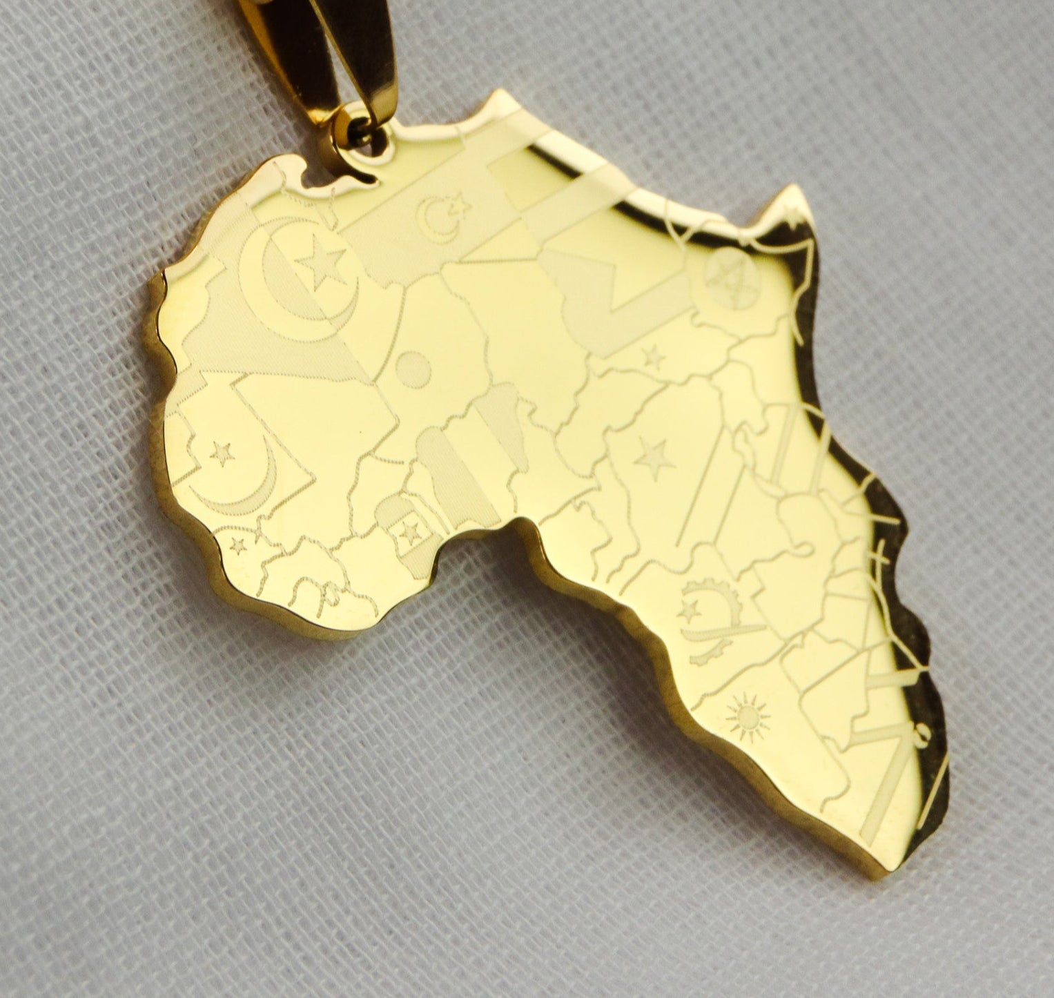One Africa 'Flags' Pendant Large - Iṣura