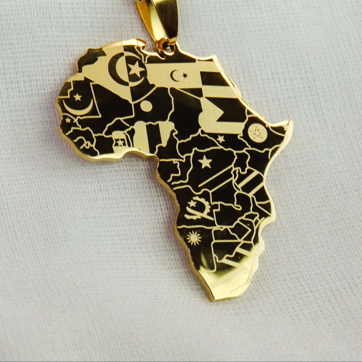 One Africa 'Flags' Pendant Large - Iṣura