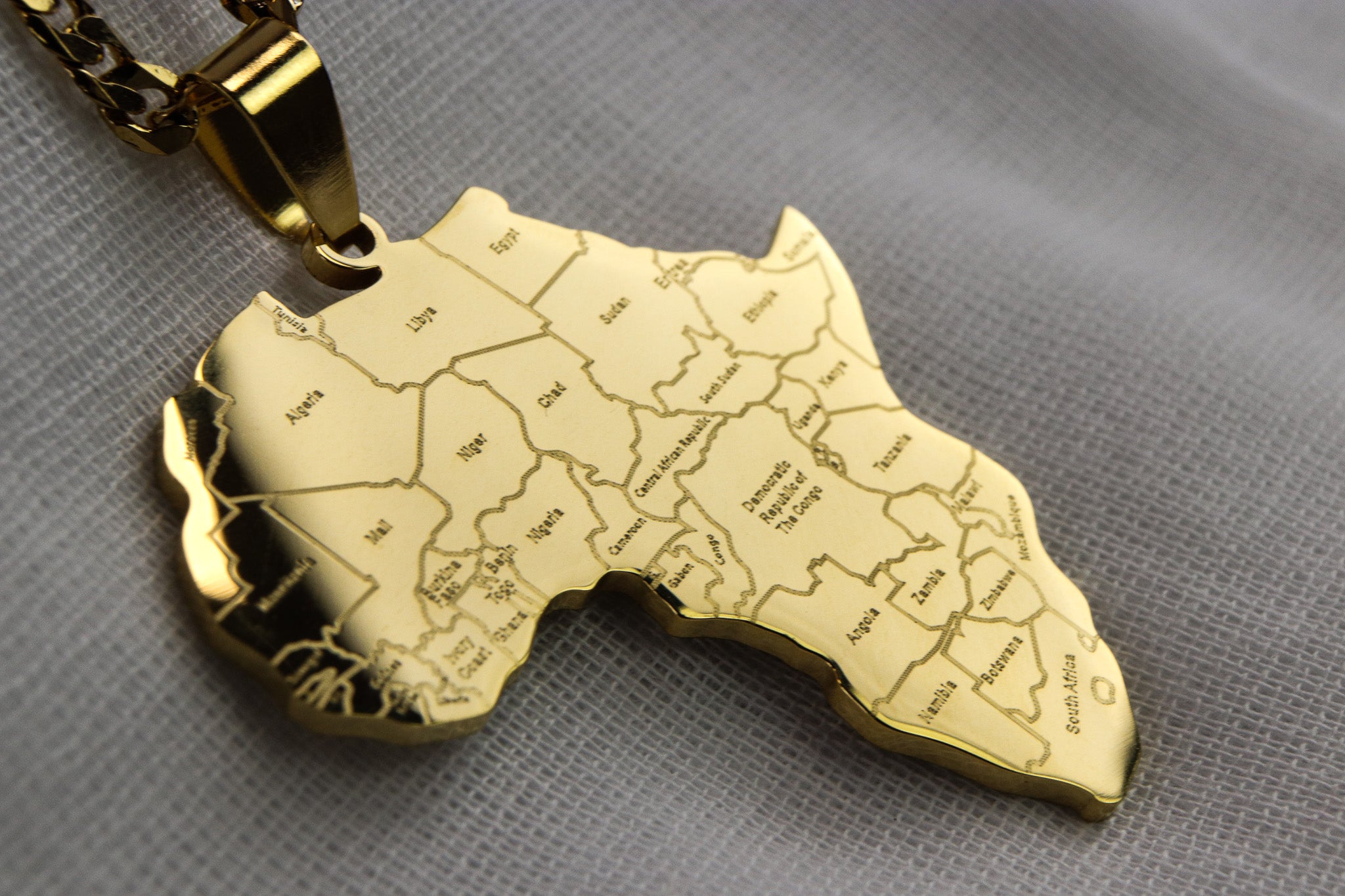 One Africa 'Names' Pendant - Iṣura