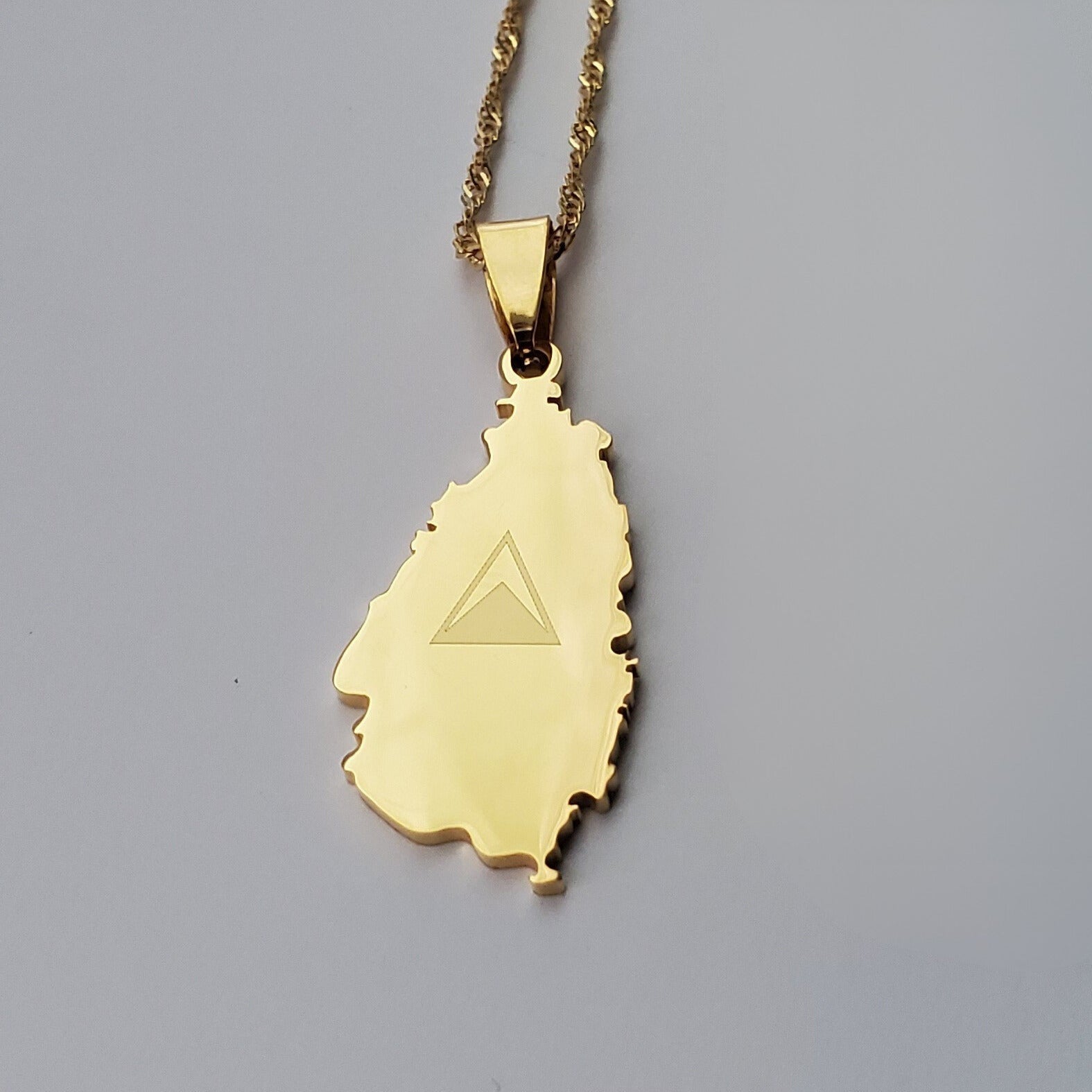 St Lucia Flag Pendant - Iṣura