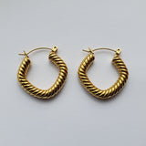 Simone Hoops