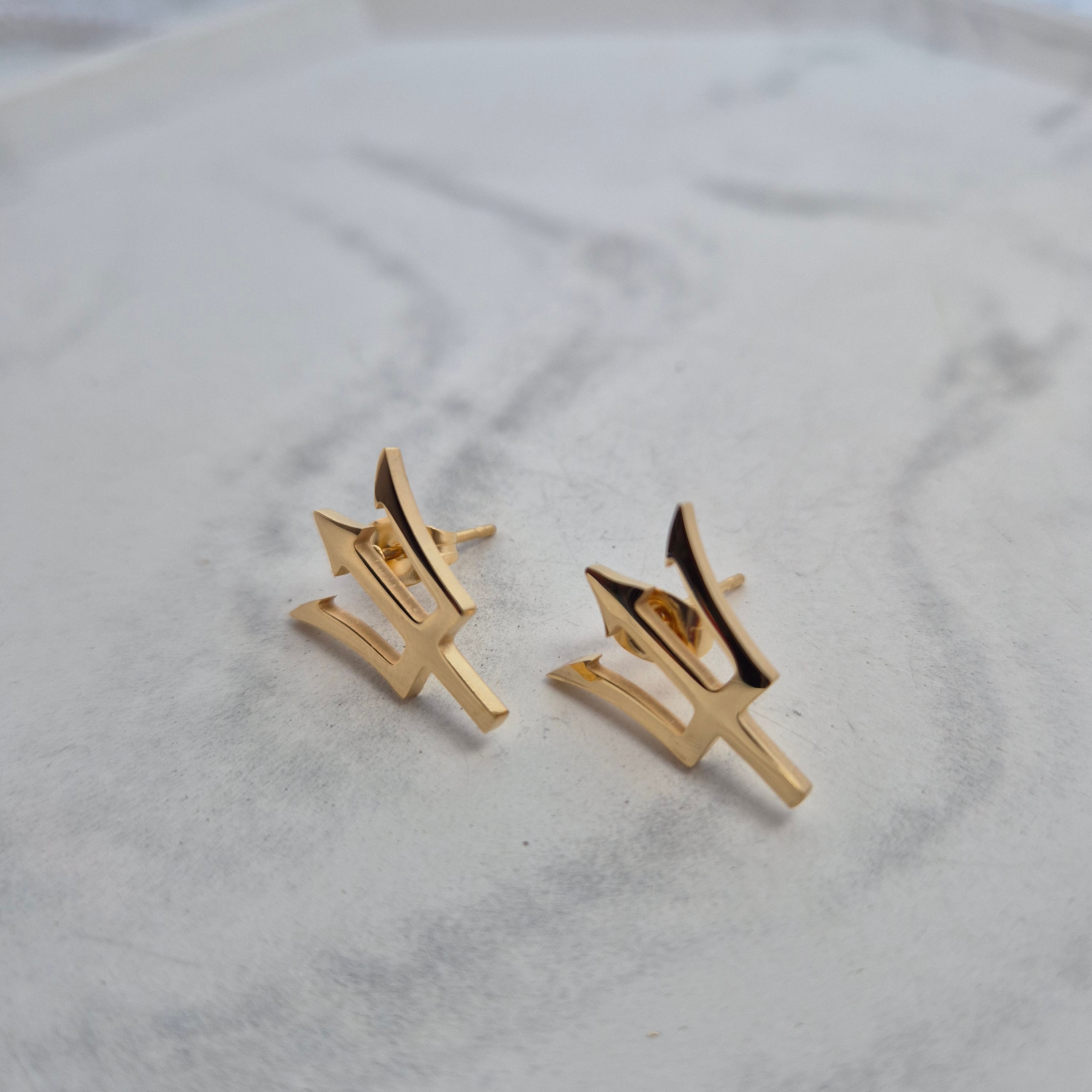 Barbados Trident Stud Earrings - Iṣura