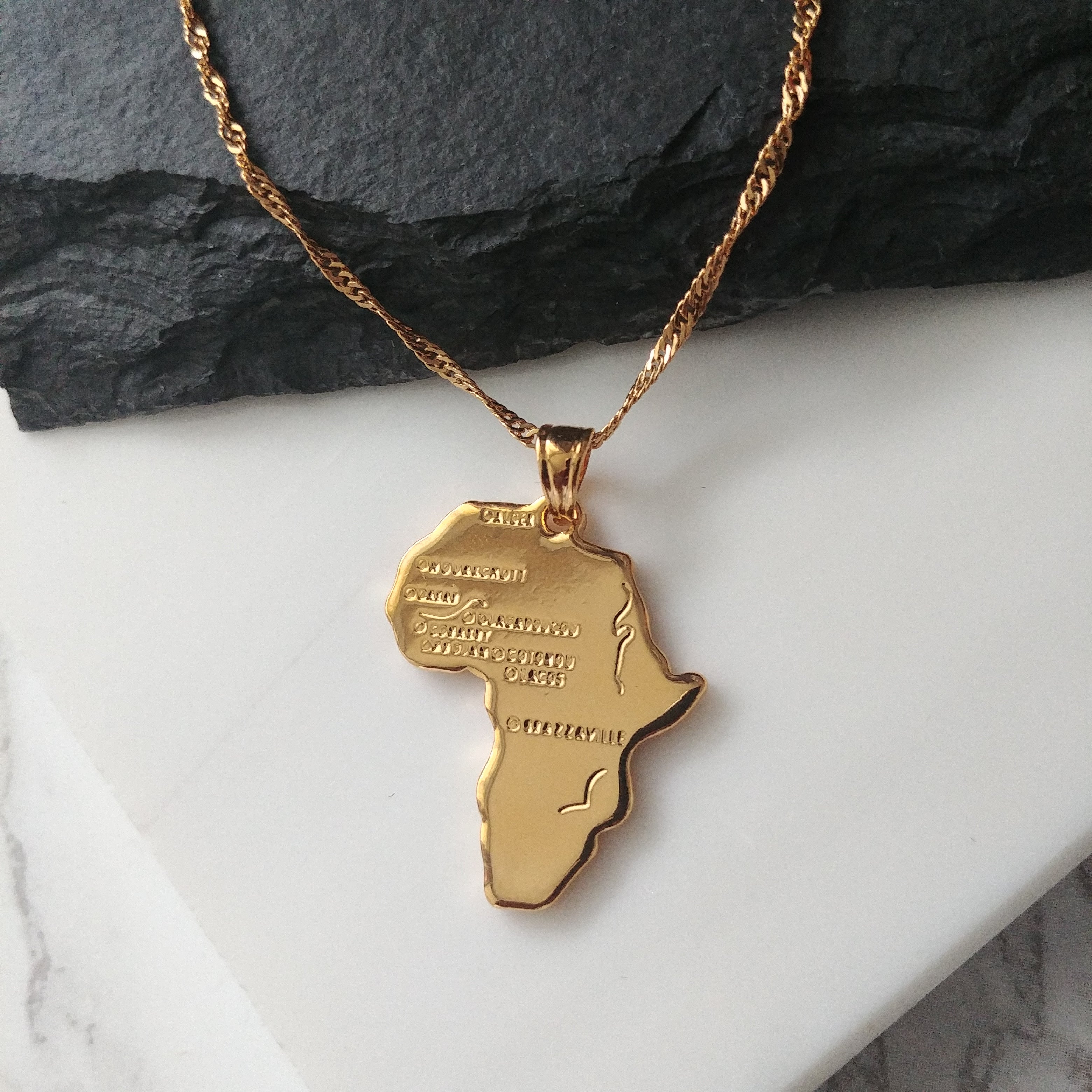Africa Motherland Pendant - Iṣura