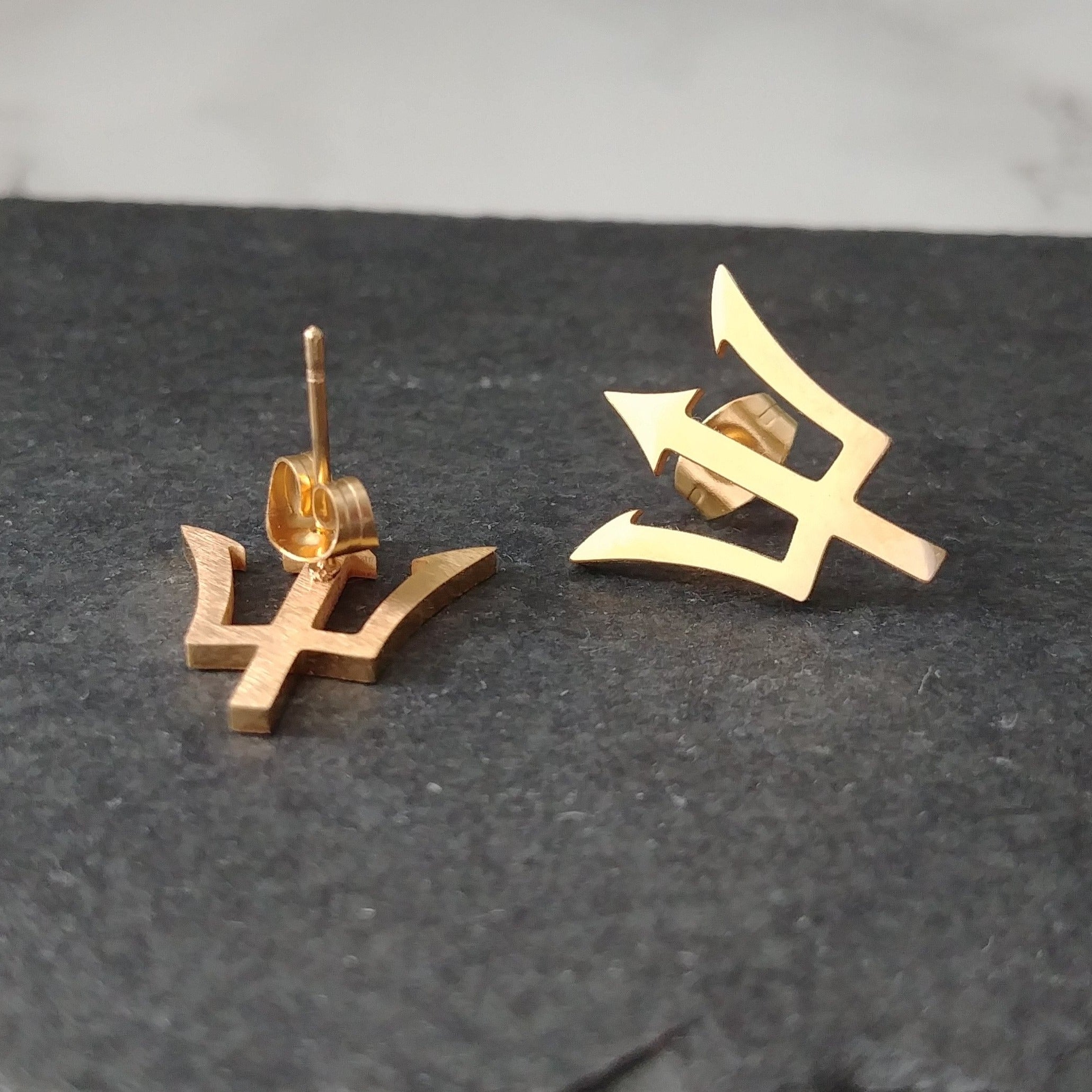 Barbados Trident Stud Earrings Gold - Iṣura