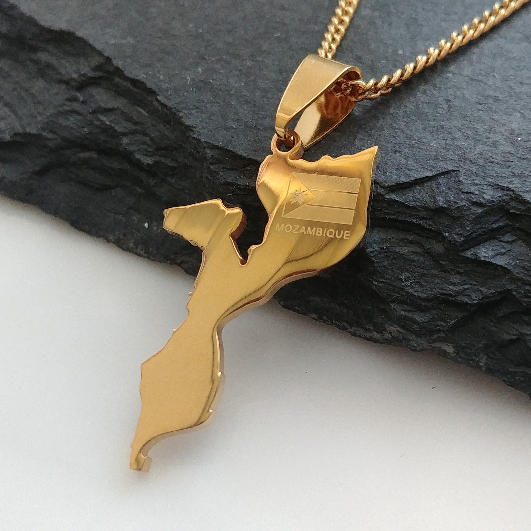 Mozambique Flag Map Pendant - Iṣura