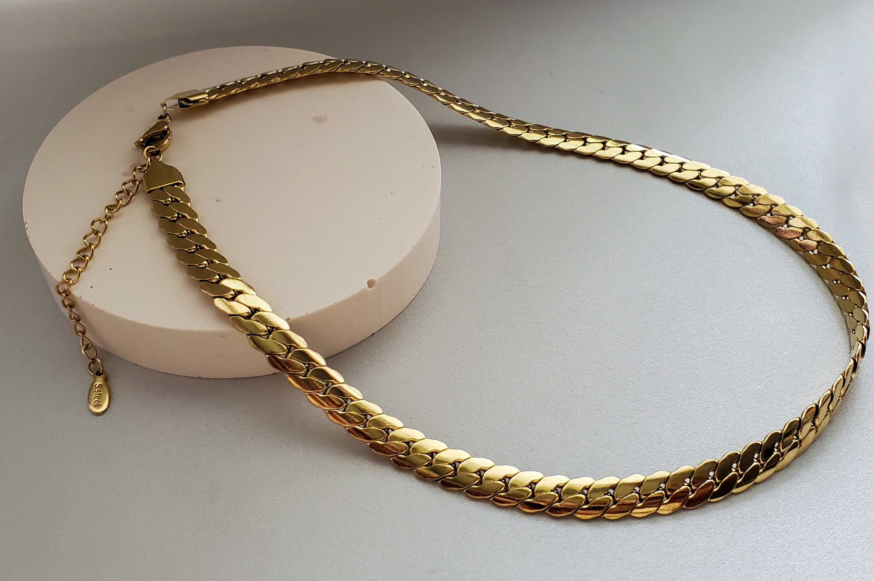 Nova Chain Necklace - Iṣura