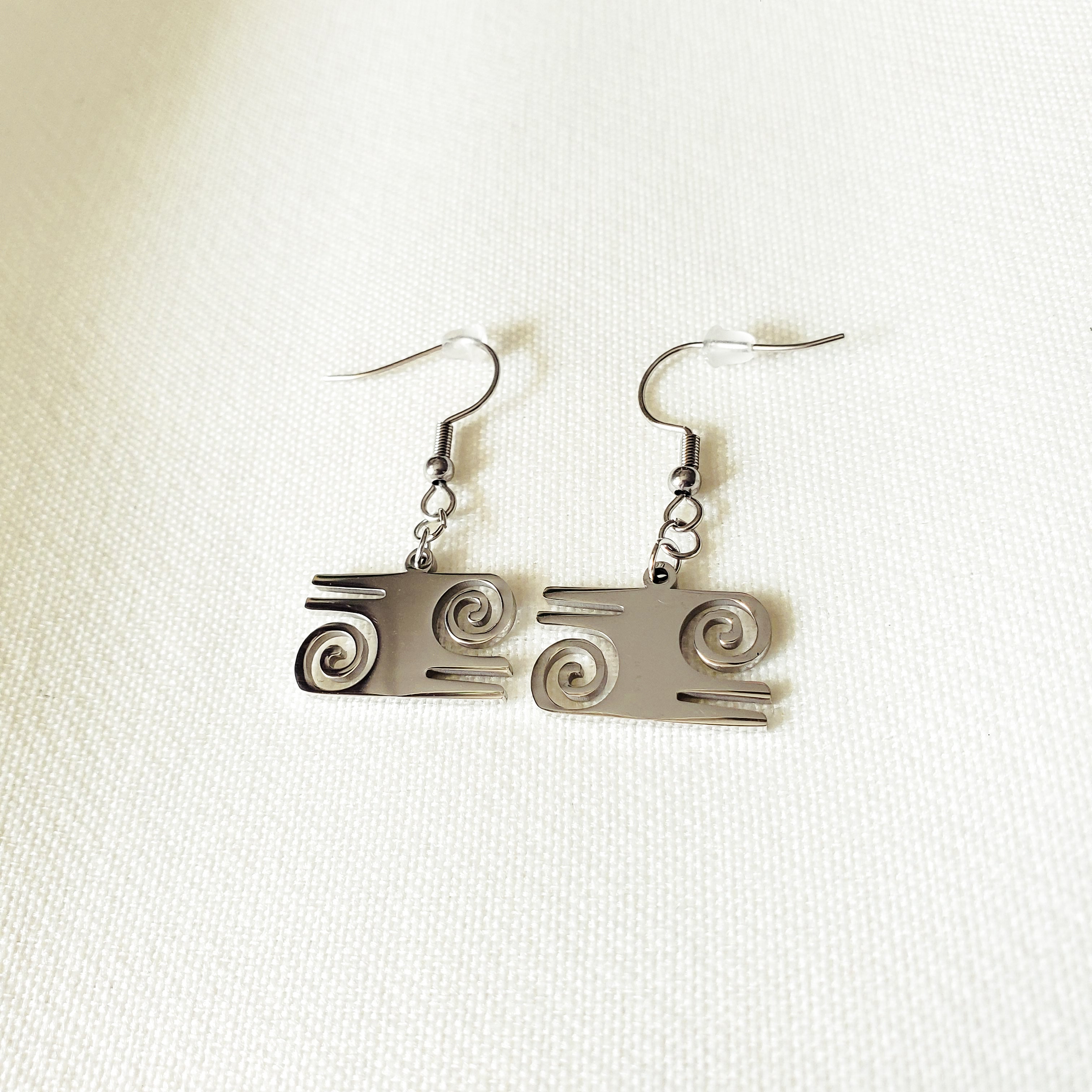 Kwatakye Atiko Drop Earrings - Iṣura