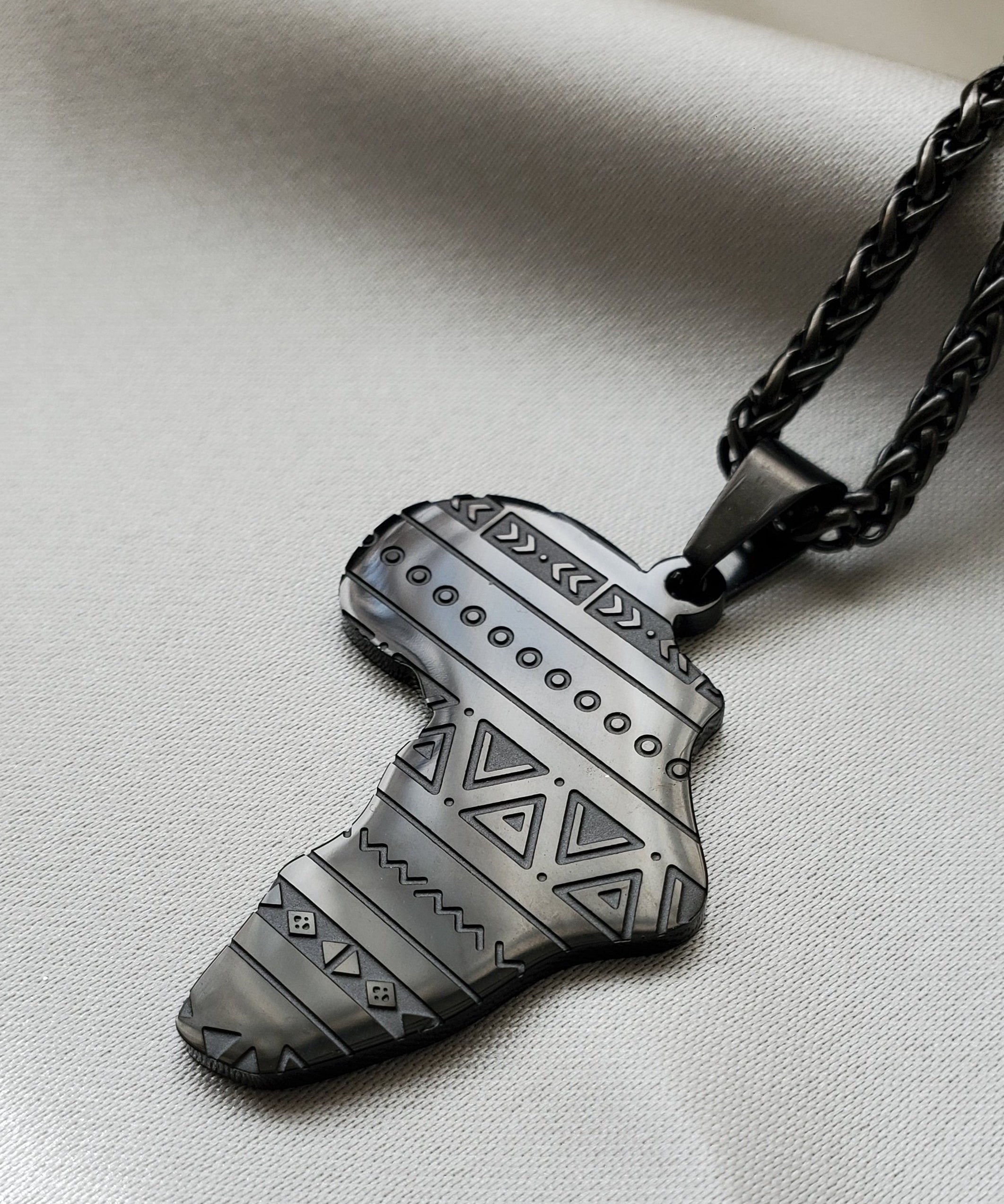 Tribal Africa Map Pendant - Iṣura