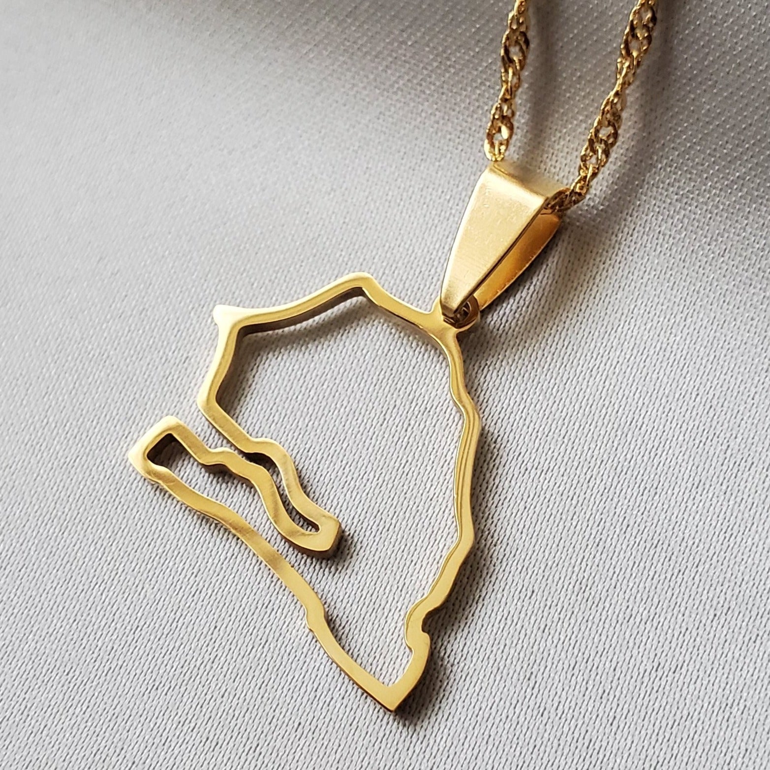 Senegal Outline Pendant - Iṣura