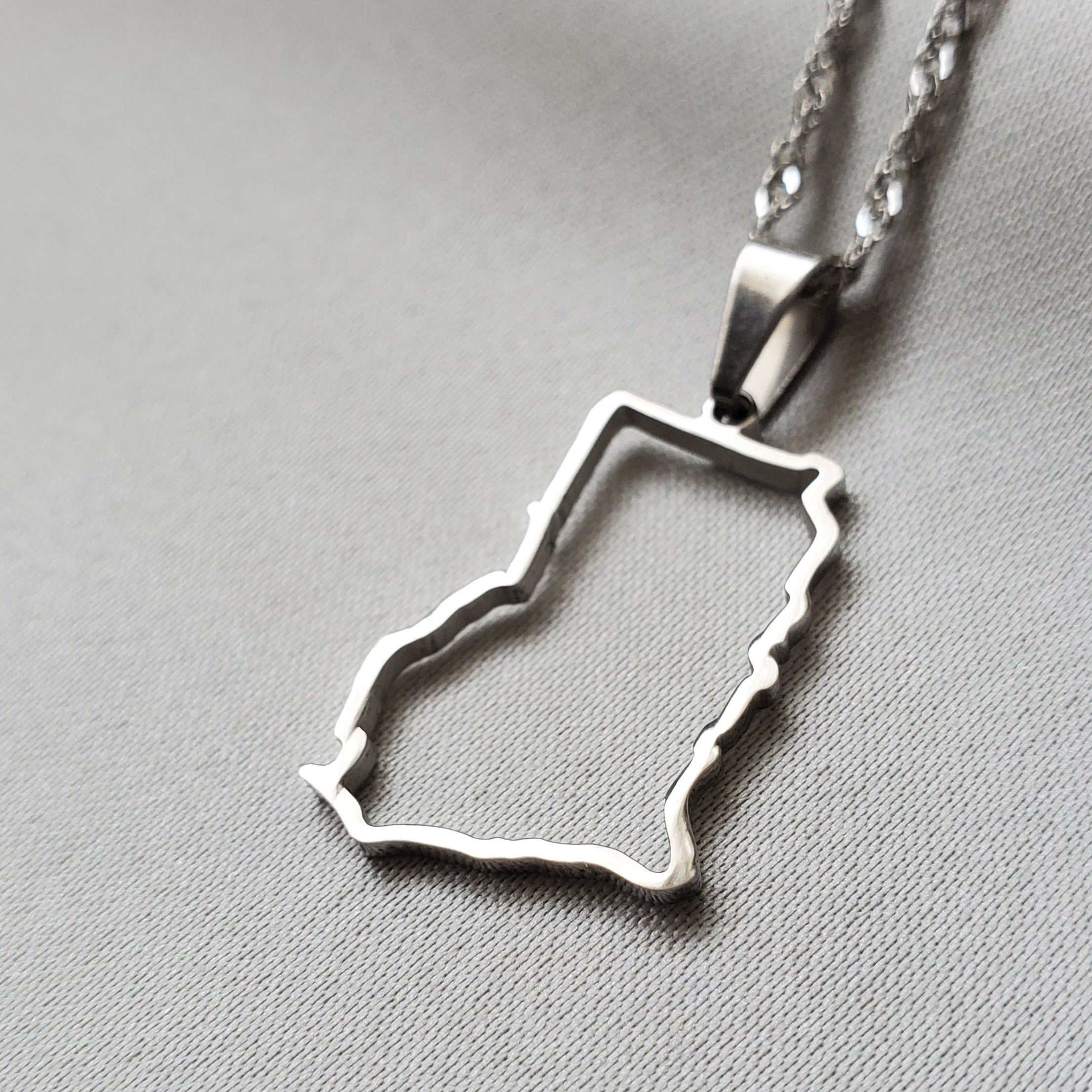 Ghana Outline Map Pendant - Iṣura