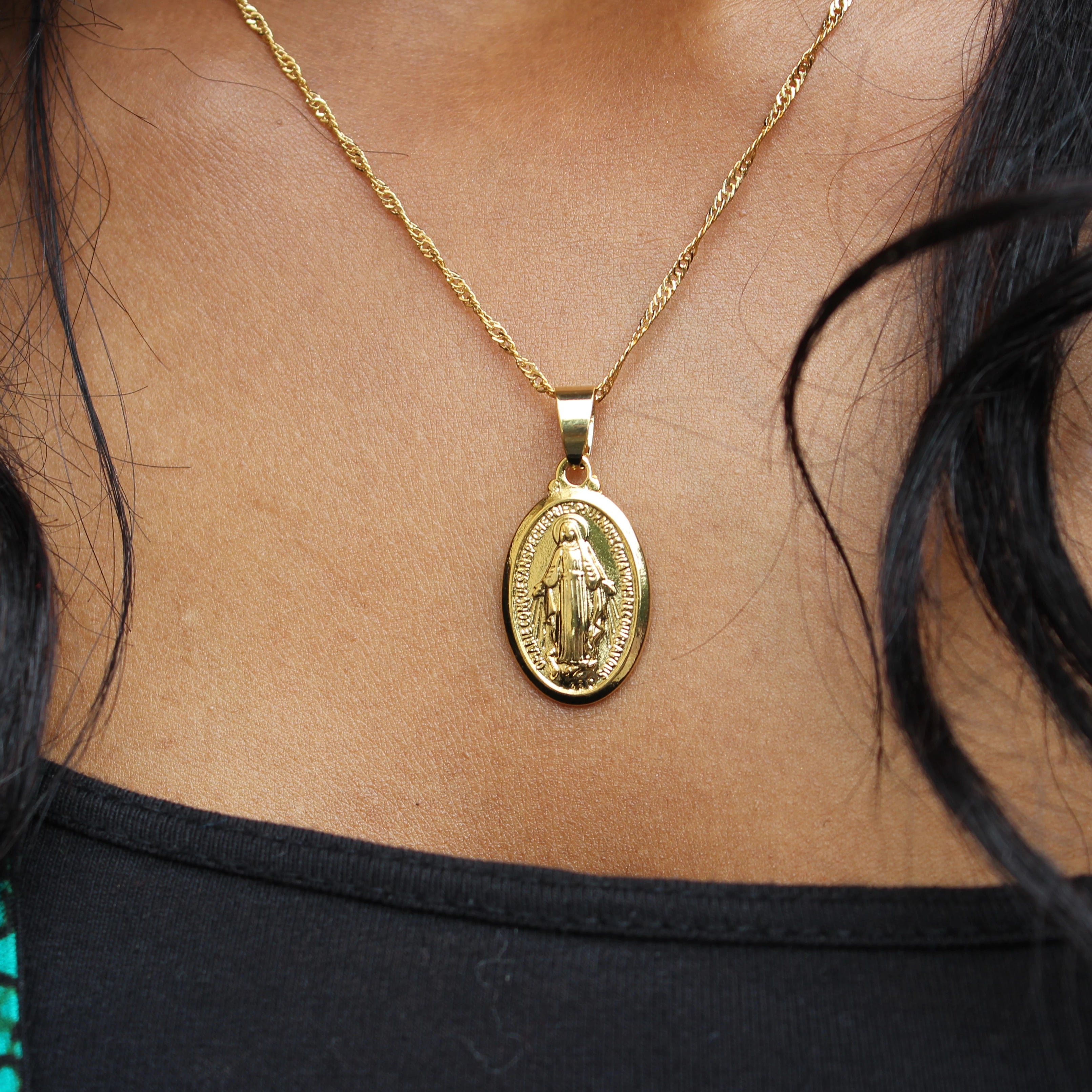 Virgin Mary Pendant - Iṣura