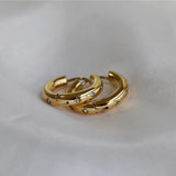 Esther Hoops - Iṣura
