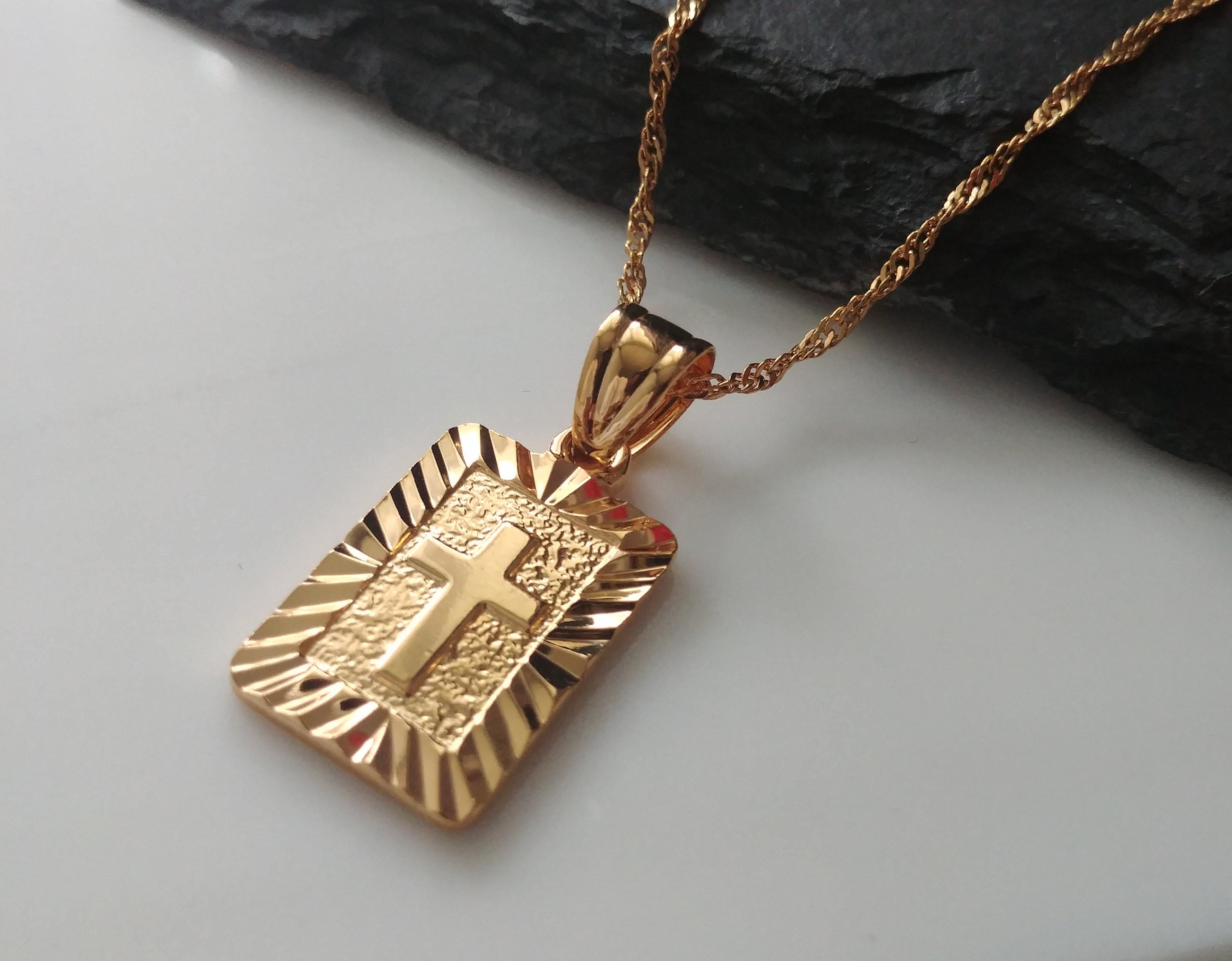 Cross Medallion Pendant - Iṣura