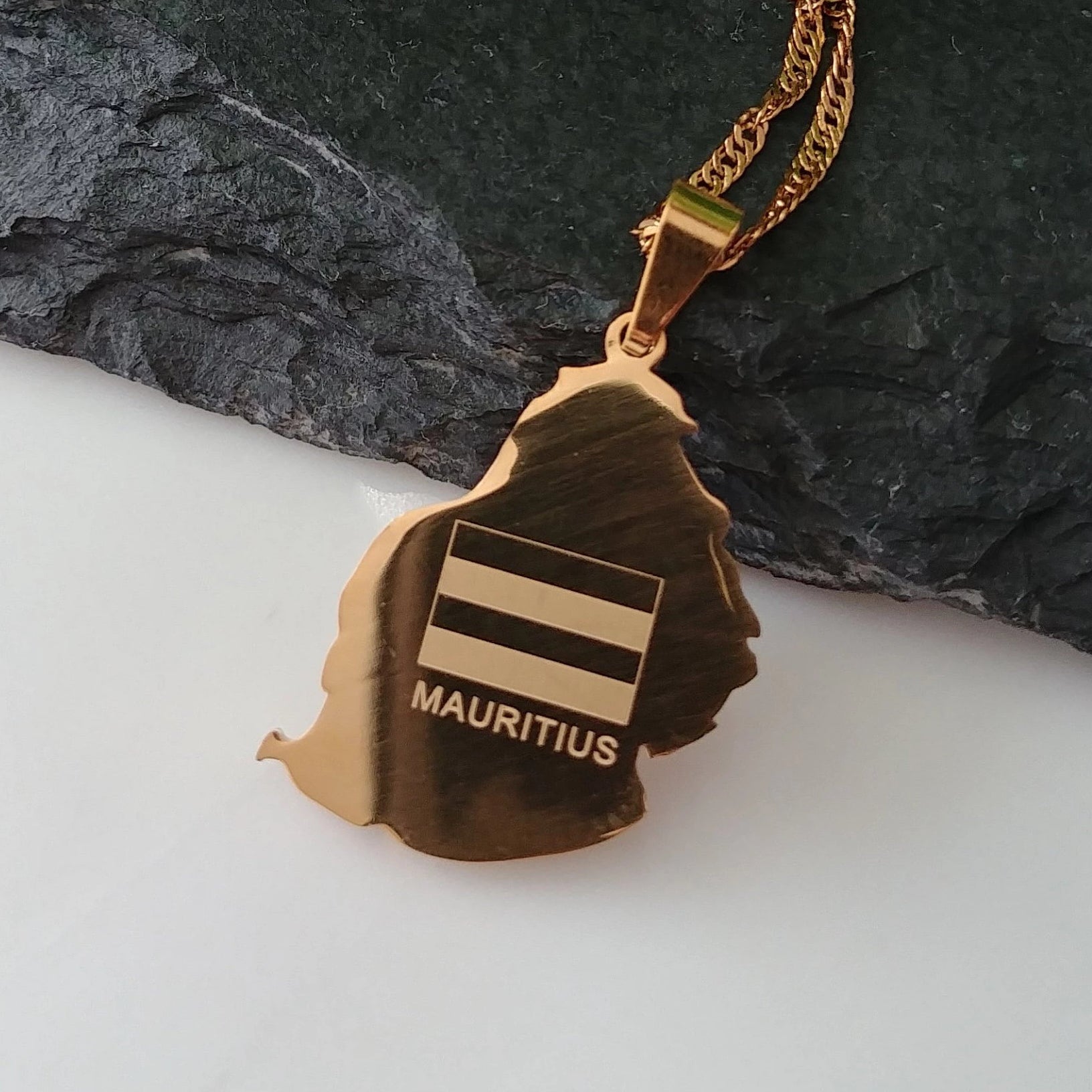 Mauritius Flag Pendant - Iṣura