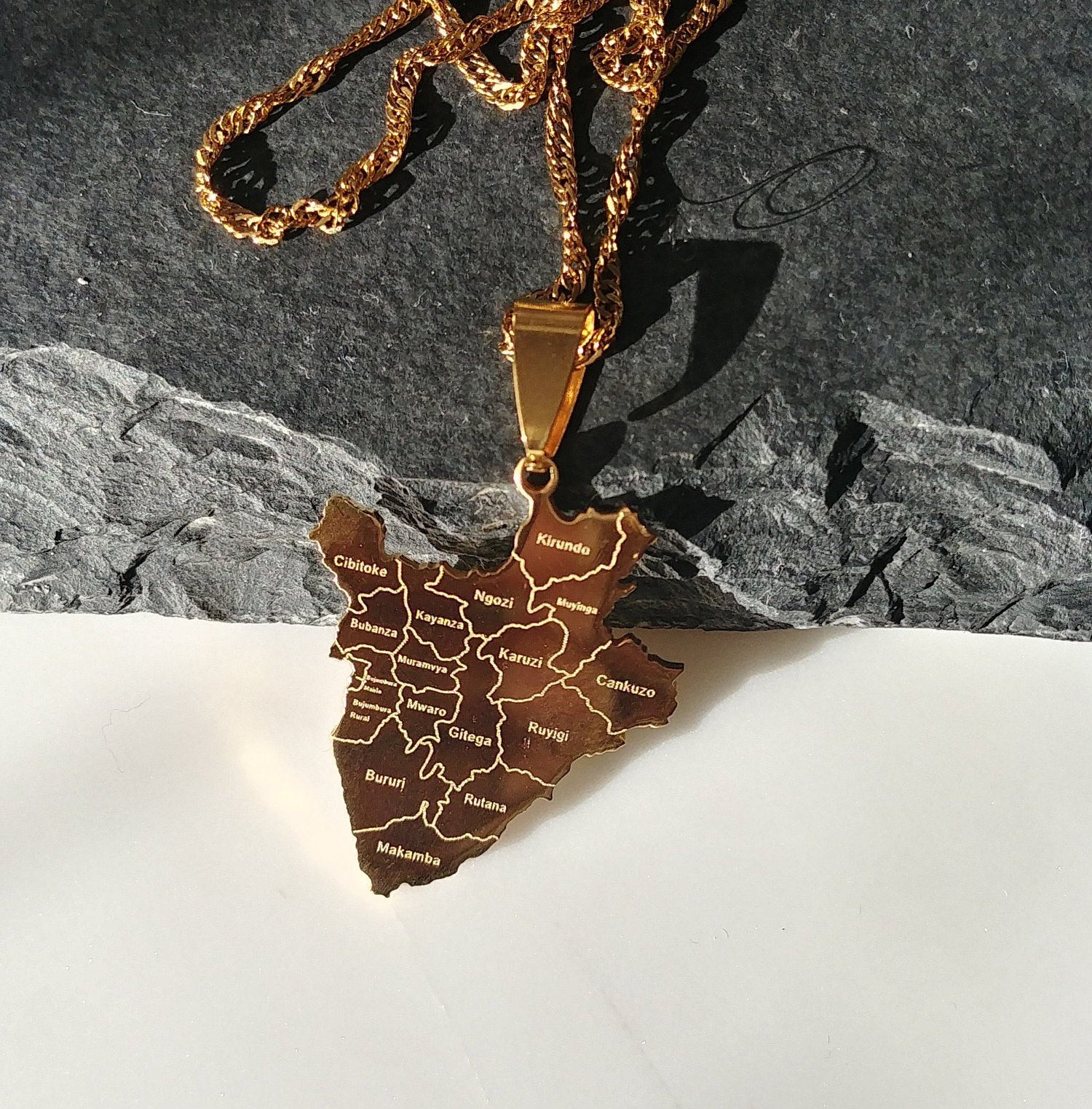 Burundi City Pendant - Iṣura