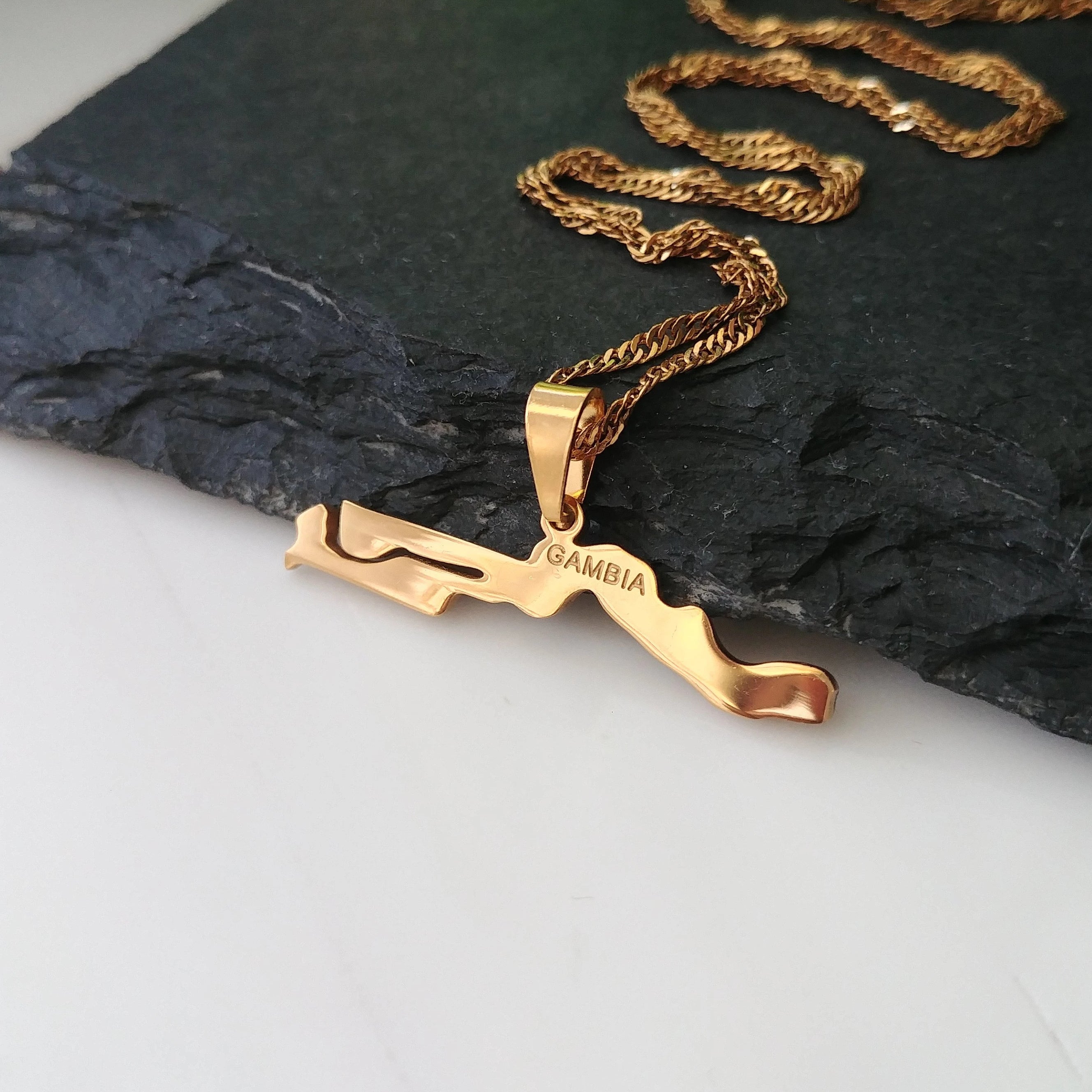 Gambia Map Pendant - Iṣura