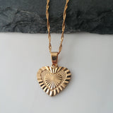 Love Heart Medallion Pendant - Iṣura