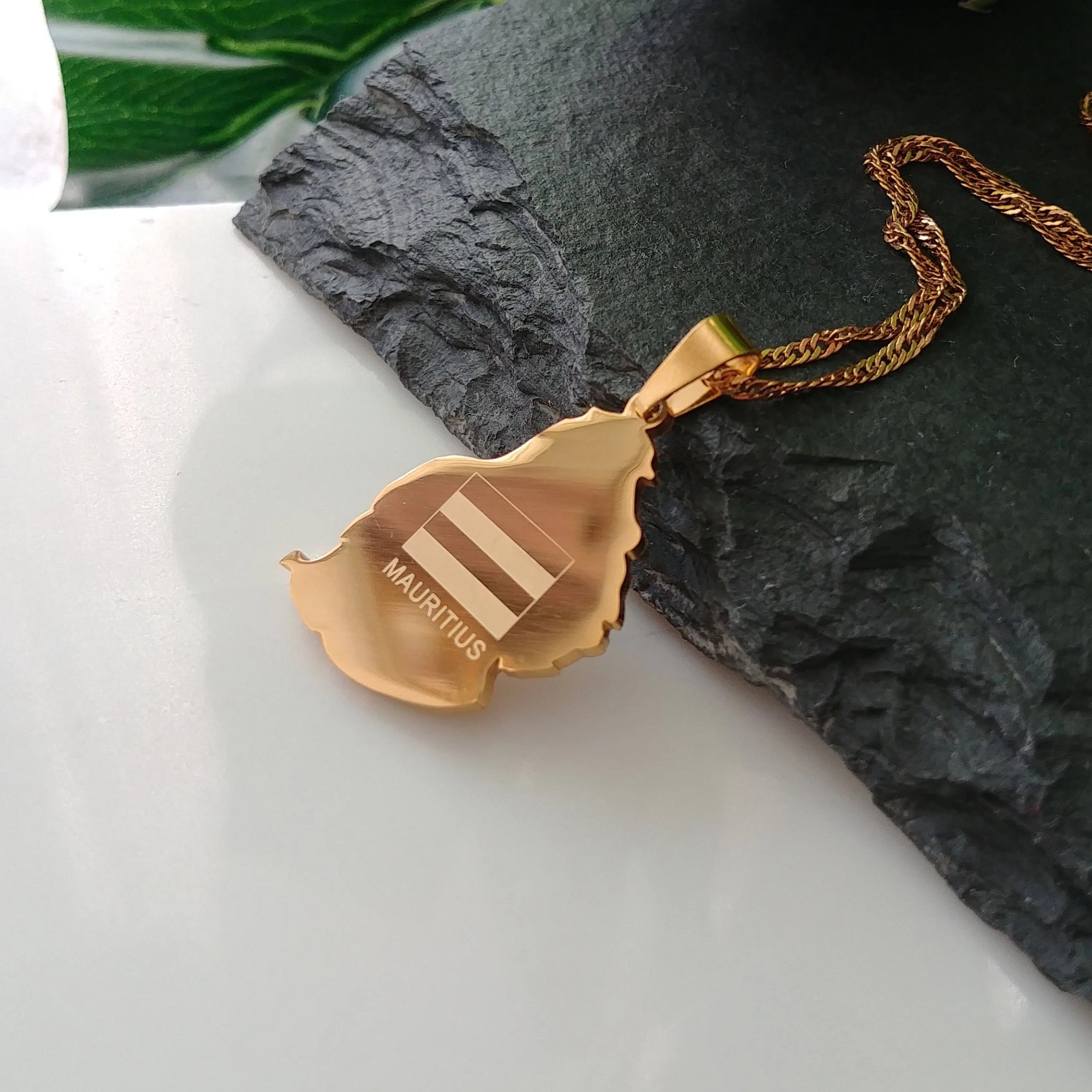 Mauritius Flag Pendant - Iṣura